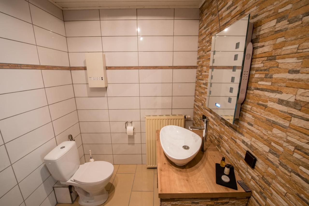 Weinschloesschen Im Weingut Roos Otel Ilbesheim Dış mekan fotoğraf
