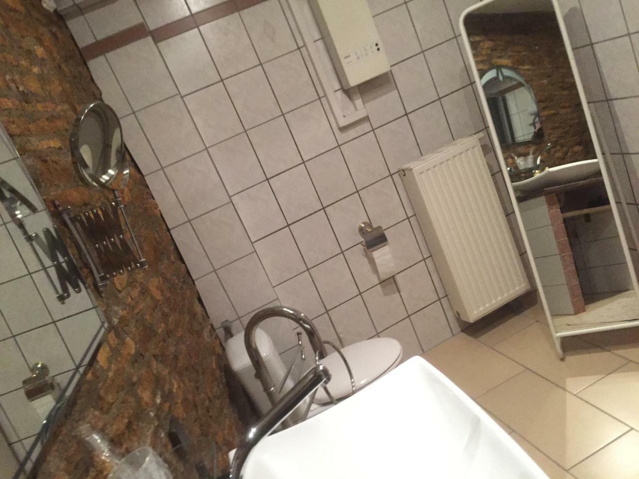 Weinschloesschen Im Weingut Roos Otel Ilbesheim Dış mekan fotoğraf